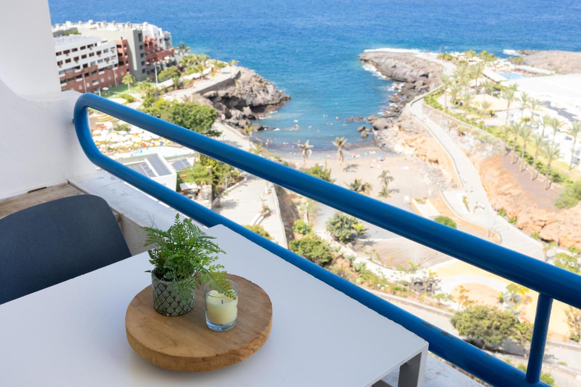 Lovely Modern Studio With An Incredible View Адехе Екстериор снимка